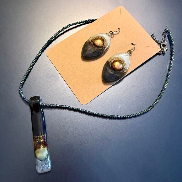 Handcrafted Modern Artisan Glass Earrings and Pendant Set - Picture 3 of 8